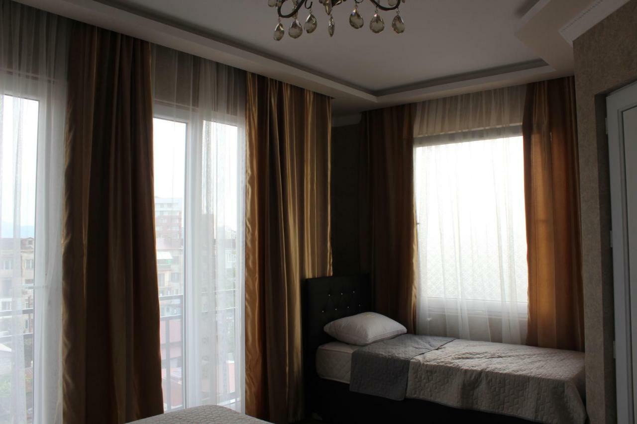 Union Hotel บาทูมิ ภายนอก รูปภาพ